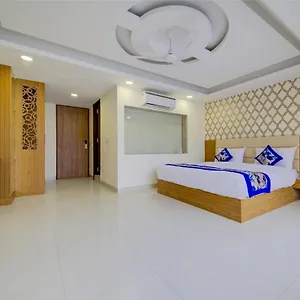 Decent - Delhi Airport 4*, Нью-Дели Индия