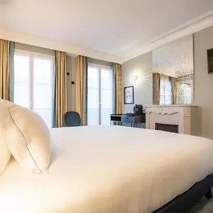 Elsa, 4*, Paris Fransa