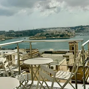 επισκεφθείτε το ξενοδοχείο