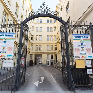 Margareten Long Wien